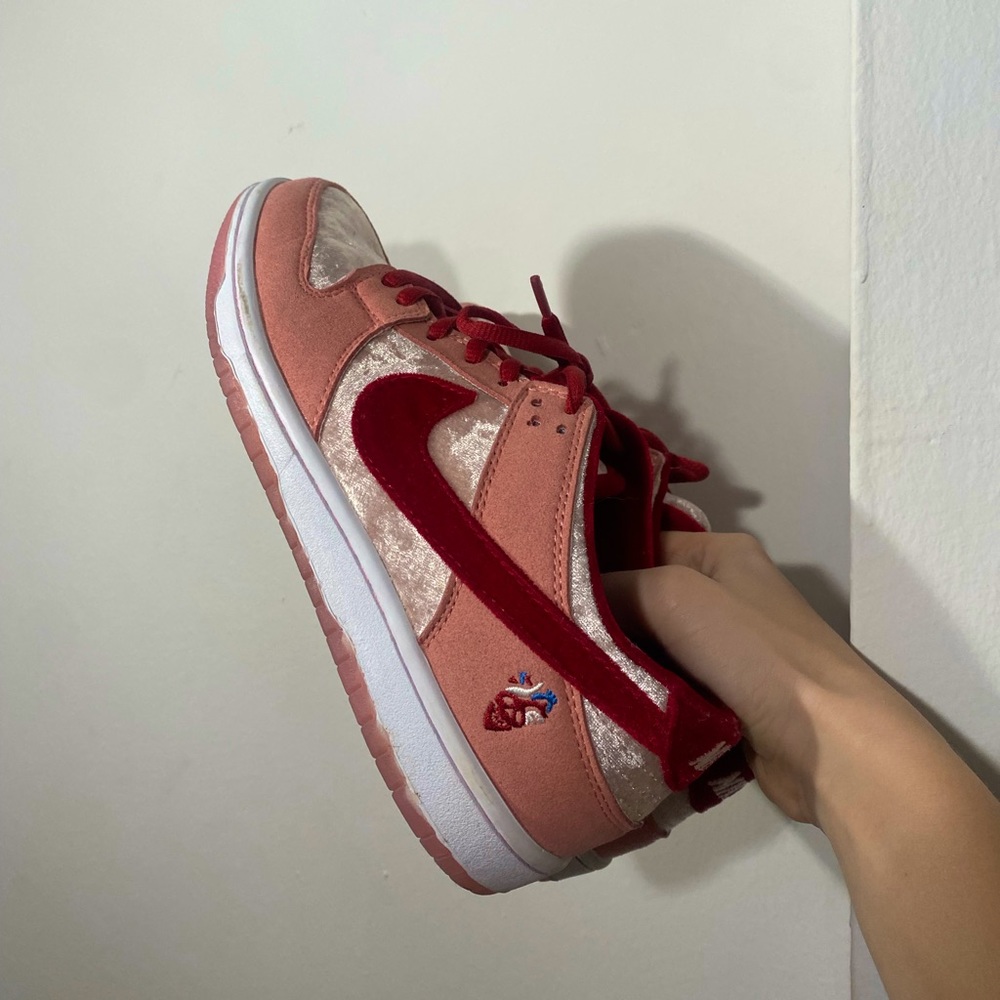 NIKE x StrangeLove Dunk Low SB sneakers